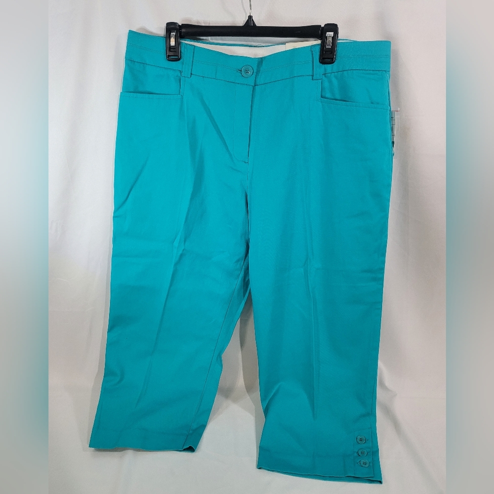 Womens Studio Works Aqua capris, size 16 nwt
